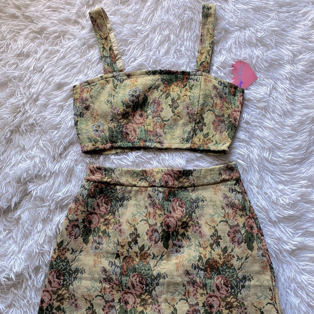 Floral Skirt & Top Set 🌸